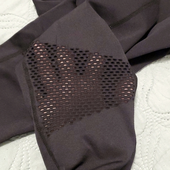 Fabletics leggings - Picture 2 of 3